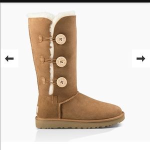 UGG Bailey Button Triple Boot in Chestnut size 7